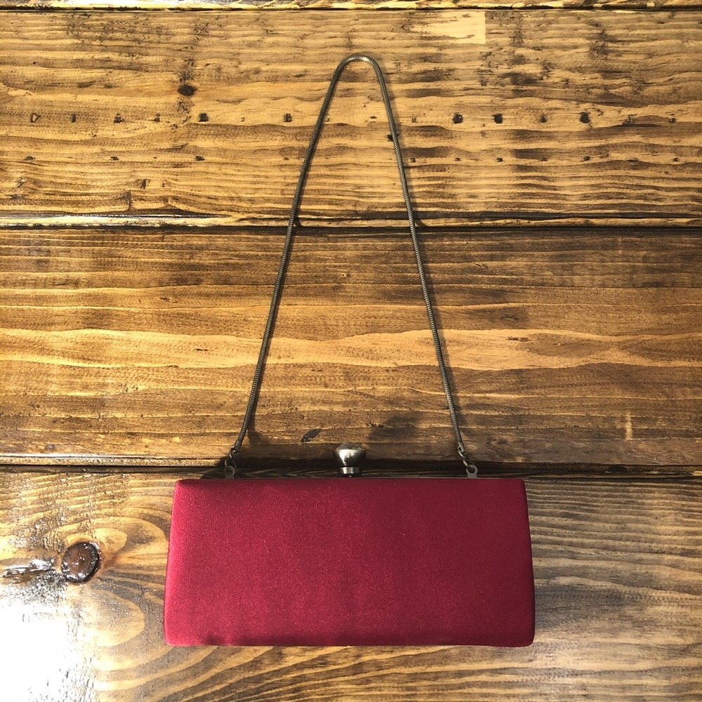 BCBG clutch